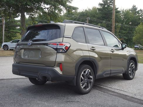 Used 2025 Subaru Forester Limited AWD/4WD image 5