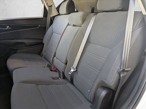 Used 2020 Kia Sorento L image 18