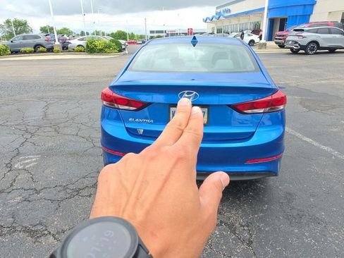 Used 2017 Hyundai Elantra SE FWD image 6