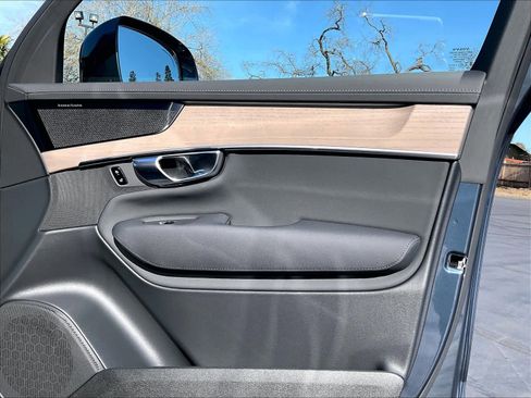 New 2026 Volvo XC90 T8 Plus w/ Protection Package Premier image 31