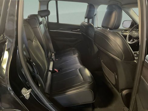 Used 2023 Jeep Grand Cherokee Limited image 21