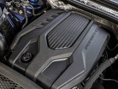 Used 2022 Porsche Macan image 31