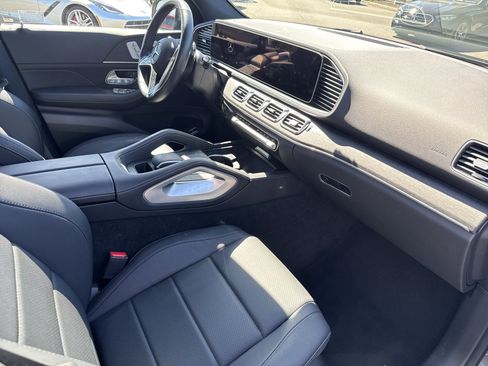 Certified 2025 Mercedes-Benz GLE 450e 4MATIC w/ Driver Assistance Package image 19