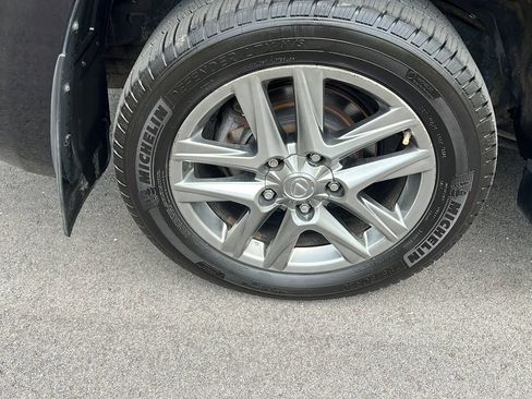 Used 2013 Lexus LX 570 4WD w/ Luxury Pkg image 39
