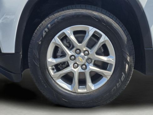 Used 2020 Chevrolet Traverse LS FWD image 11