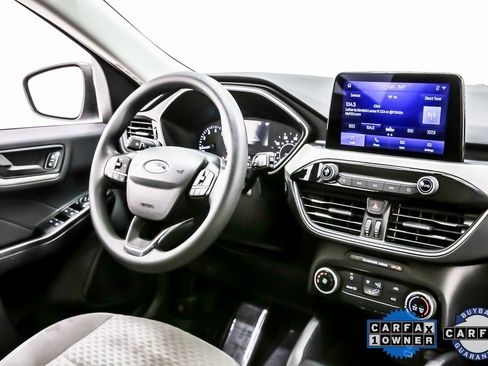 Used 2022 Ford Escape SE image 18
