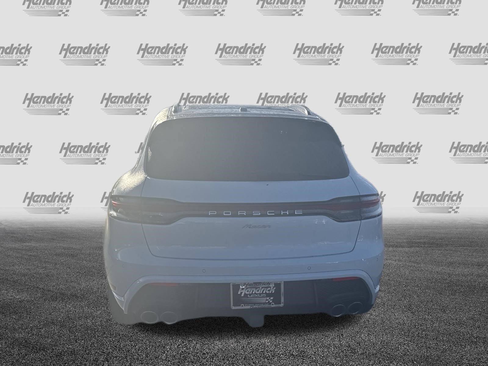 Used 2025 Porsche Macan AWD/4WD image 9