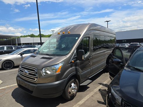 Used 2019 Ford Transit 350 XLT RWD image 4