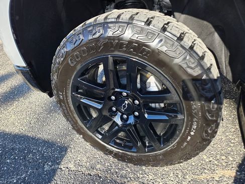 Used 2024 Chevrolet Silverado 1500 LT Trail Boss w/ Convenience Package II image 49