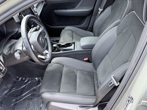 Used 2023 Volvo XC40 Recharge Ultimate AWD/4WD image 24