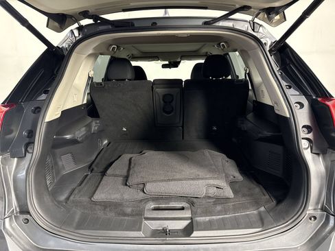 Used 2019 Nissan Rogue SV w/ Sun & Sound Touring Package AWD/4WD image 34