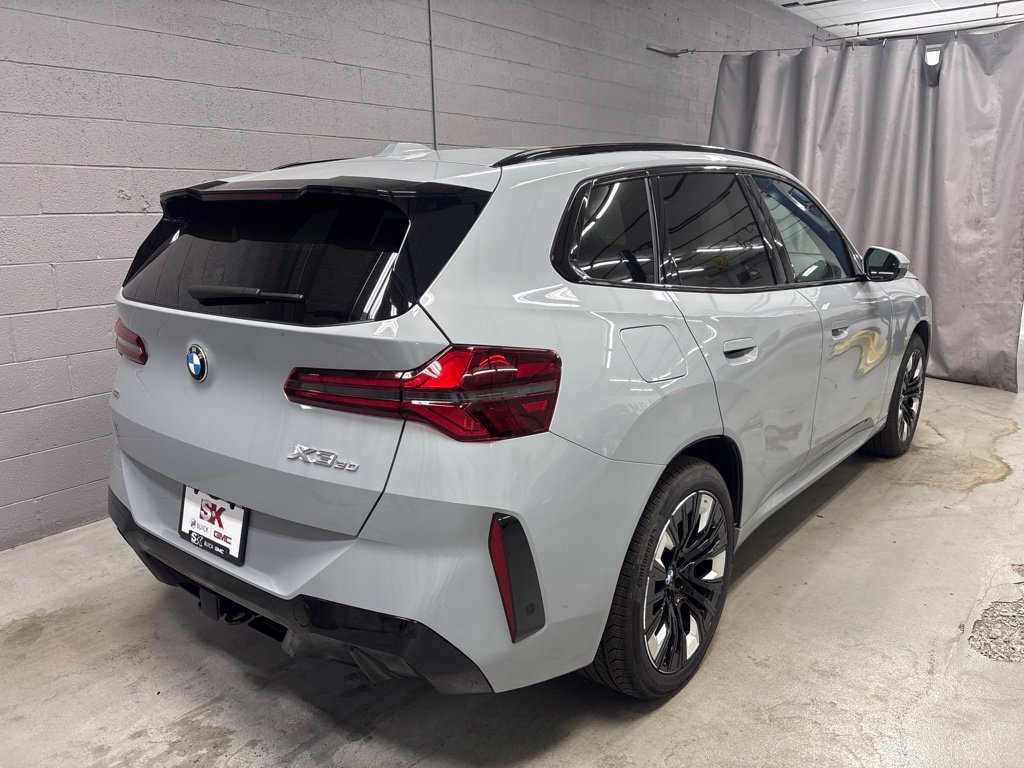 Used 2025 BMW X3 xDrive30i w/ Premium Package AWD/4WD image 2