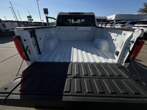 Used 2023 GMC Sierra 1500 SLT w/ SLT Premium Package image 28