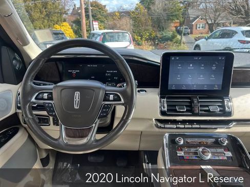 Used 2020 Lincoln Navigator L Reserve w/ Luxury Package image 19