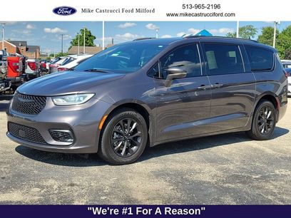 Used 2021 Chrysler Pacifica Touring-L w/ S Appearance Package