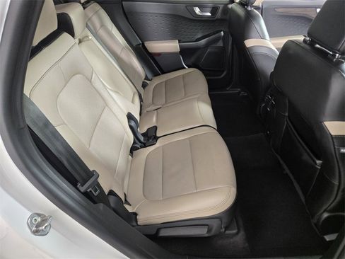 Used 2020 Ford Escape Titanium image 19