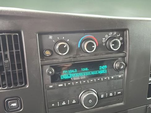 Used 2022 Chevrolet Express 2500 Work Van w/ Driver Convenience Package image 27