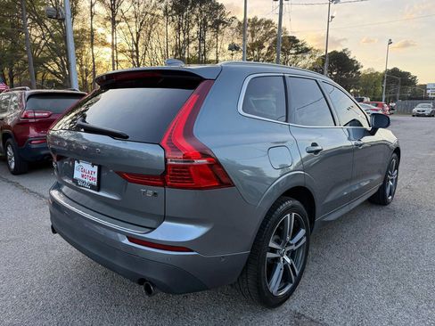 Used 2018 Volvo XC60 T5 Momentum w/ Vision Package image 5