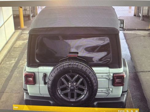 Used 2024 Jeep Wrangler Sport S image 6