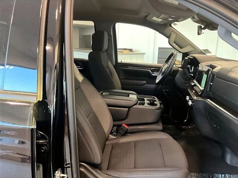 Used 2024 GMC Sierra 1500 Elevation image 11
