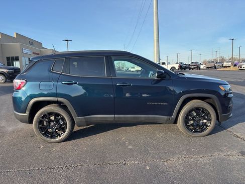 New 2026 Jeep Compass Latitude image 8