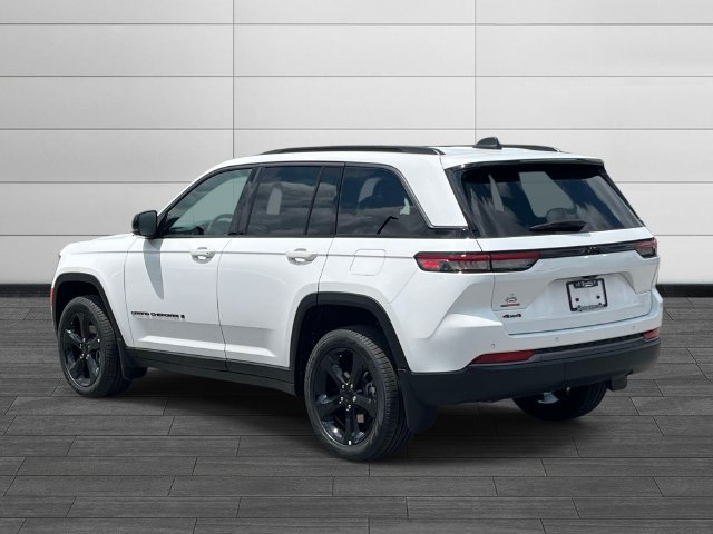 New 2026 Jeep Grand Cherokee Limited w/ Limited Altitude Package AWD/4WD image 4