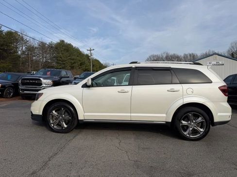 Used 2015 Dodge Journey Crossroad w/ Flexible Seating Group image 2