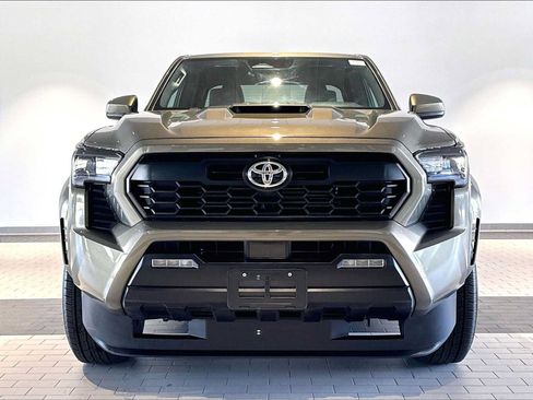 Used 2024 Toyota Tacoma TRD Sport AWD/4WD image 13