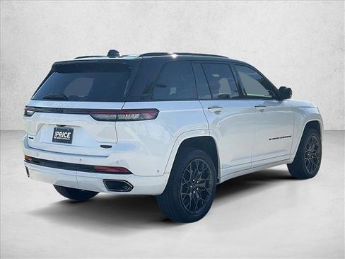 Used 2025 Jeep Grand Cherokee Summit AWD/4WD image 2