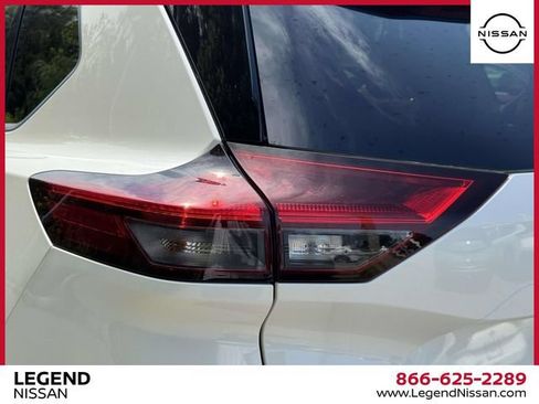 Certified 2023 Nissan Rogue SV w/ SV Premium B Package AWD/4WD image 11