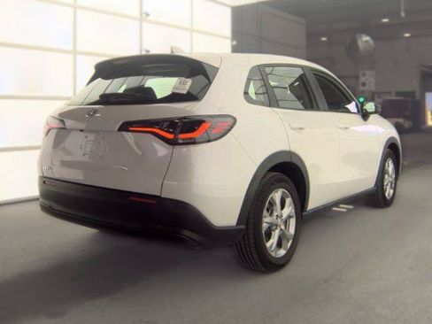 Used 2023 Honda HR-V LX image 4