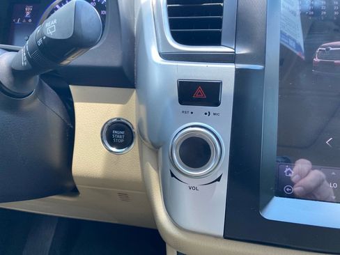 Used 2015 Toyota Highlander XLE image 24