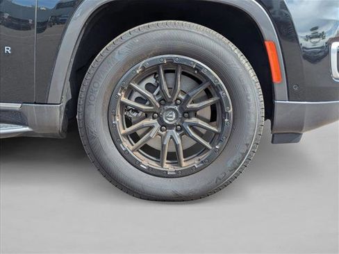 Used 2022 Jeep Wagoneer Series I AWD/4WD image 25