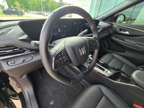 Used 2024 Buick Envista Sport Touring w/ Convenience I Package image 13