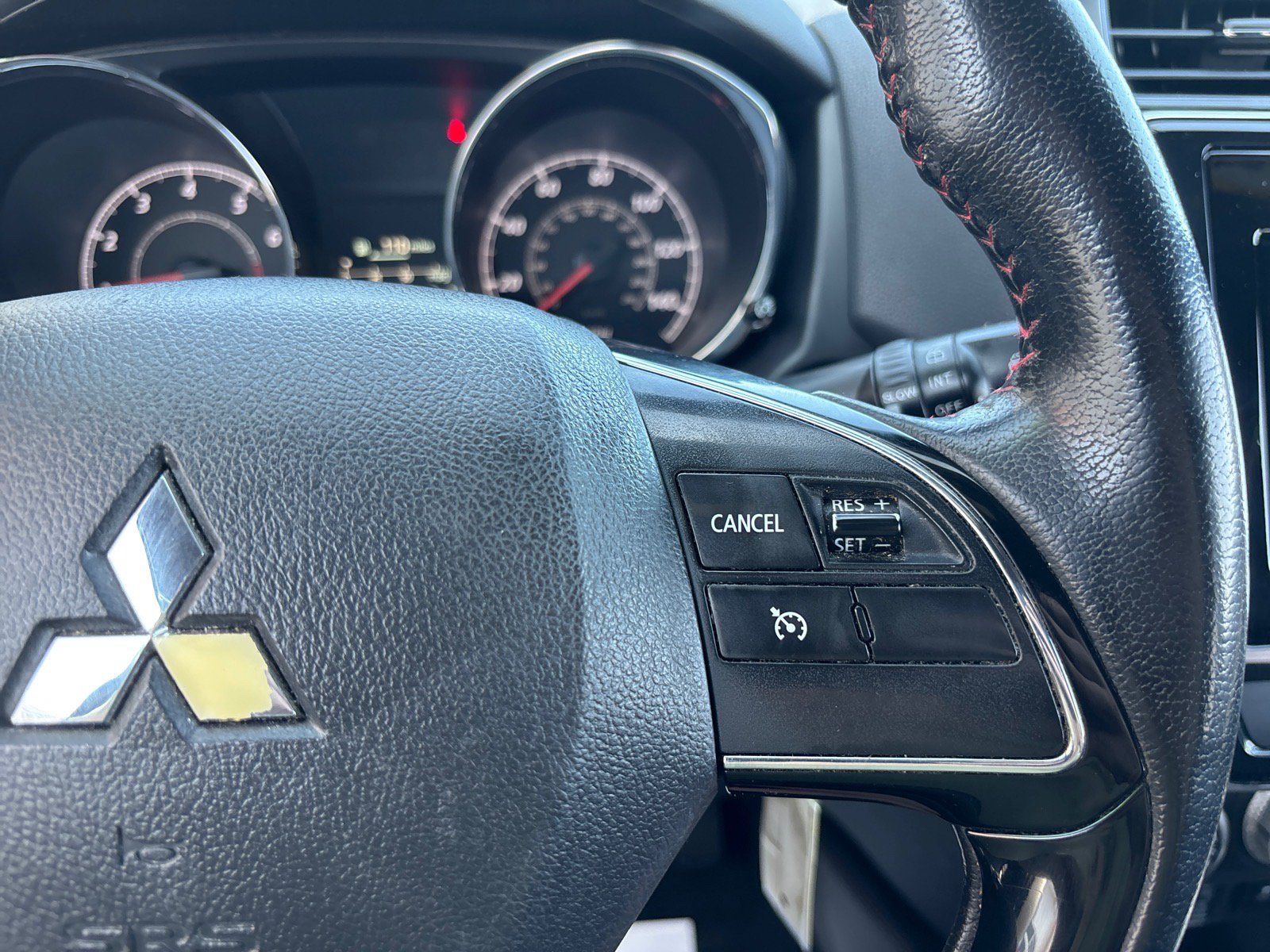 Used 2020 Mitsubishi Outlander Sport Black Edition FWD image 25