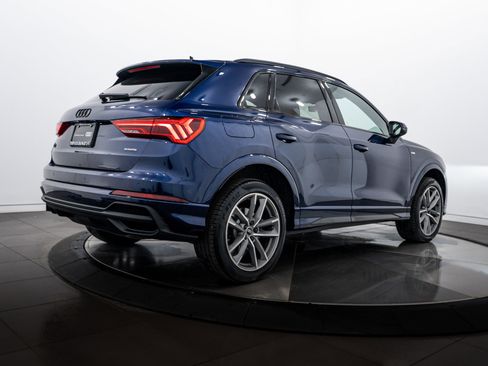 Certified 2025 Audi Q3 2.0T Premium w/ Convenience Package image 4