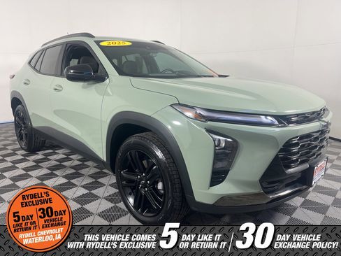 Certified 2025 Chevrolet Trax ACTIV w/ Driver Confidence Package image 1