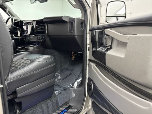 Used 2024 GMC Savana 2500 Extended w/ Driver Convenience Package RWD image 22