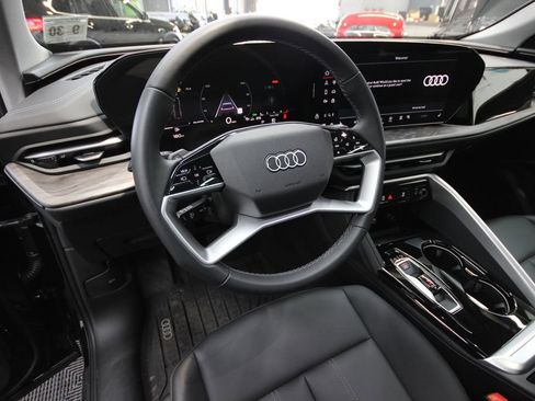 Used 2025 Audi Q5 Premium w/ Convenience Package AWD/4WD image 17