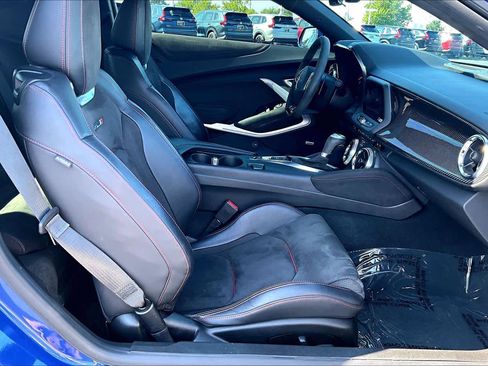 Used 2021 Chevrolet Camaro ZL1 RWD image 8