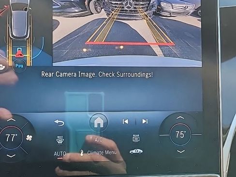 Used 2025 Mercedes-Benz GLC 300 4MATIC image 18