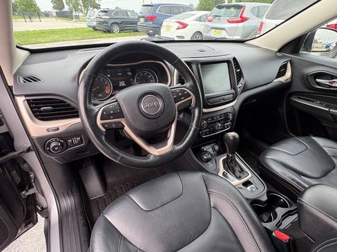 Used 2015 Jeep Cherokee Limited AWD/4WD image 9