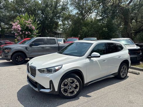 Used 2025 BMW X1 xDrive28i AWD/4WD image 2