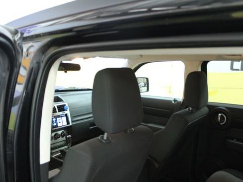Used 2008 Dodge Nitro SXT AWD/4WD image 10