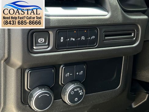 Used 2021 Chevrolet Suburban LT RWD image 9