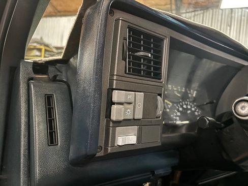 Used 1993 Chevrolet Silverado 3500 2WD Crew Cab image 19