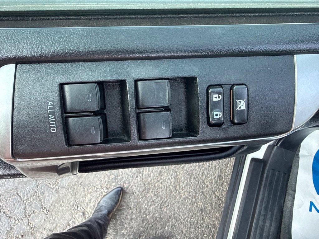 Used 2016 Toyota 4Runner SR5 AWD/4WD image 13