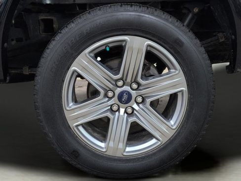 Used 2019 Ford F150 XLT w/ Equipment Group 302A Luxury AWD/4WD image 32