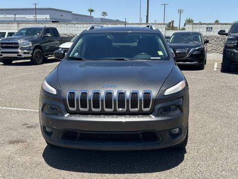 Used 2018 Jeep Cherokee Latitude Plus w/ Trailer Tow Group AWD/4WD image 7