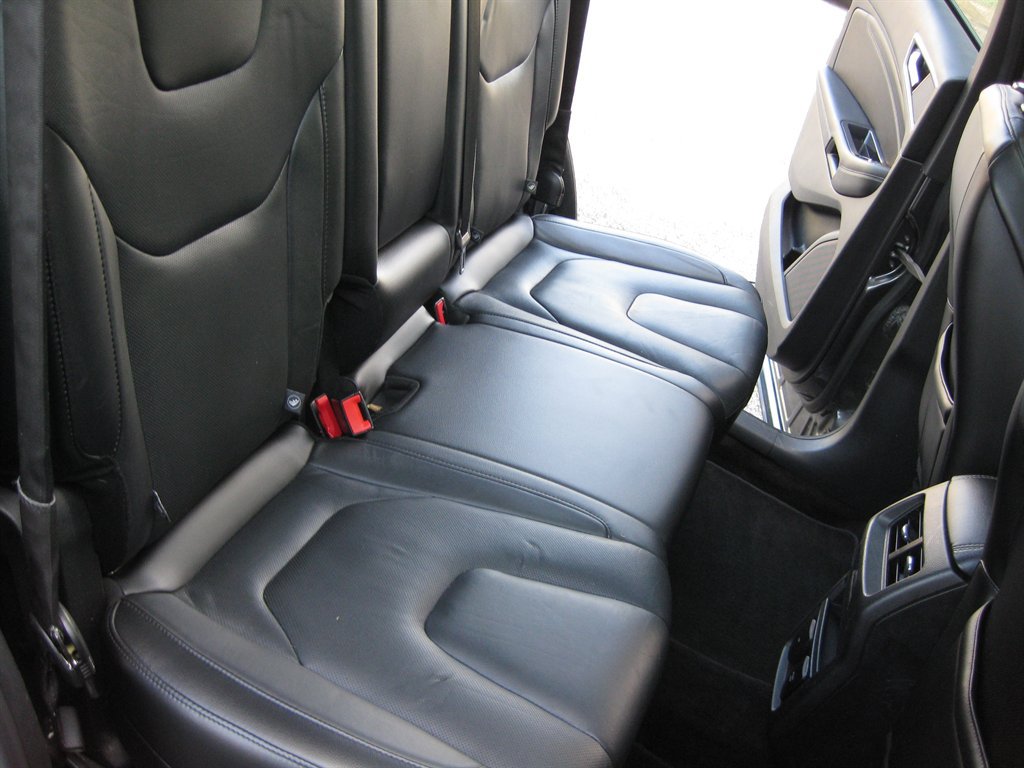 Used 2016 Ford Edge Titanium w/ Equipment Group 302A AWD/4WD image 34